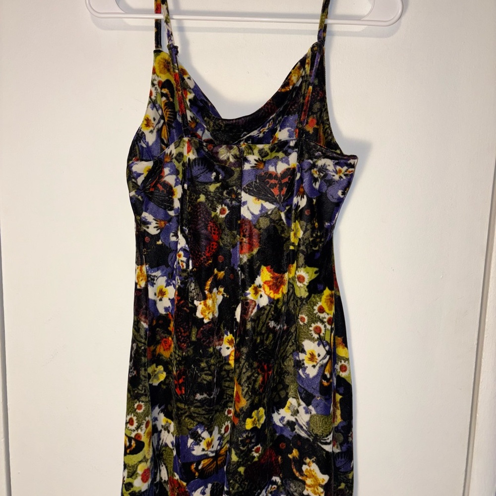 NWT Urban Outfitters Mallory Black Floral Velvet Cowl Neck Slip Dress Size S - Picture 4 of 9